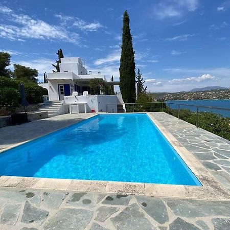 Retreat Villa By The Sea With Pool In 포르토헬리 외부 사진