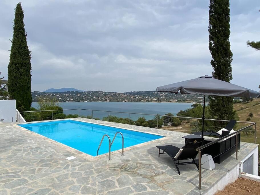Retreat Villa By The Sea With Pool In 포르토헬리 외부 사진