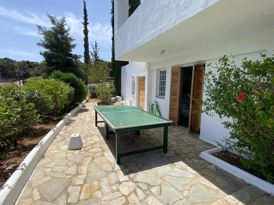 Retreat Villa By The Sea With Pool In 포르토헬리 외부 사진