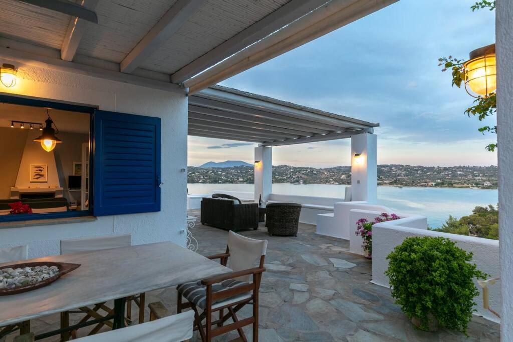 Retreat Villa By The Sea With Pool In 포르토헬리 외부 사진